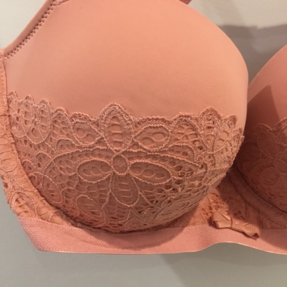 NWOT 36B La Vie en Rose Bra - Picture 2 of 3